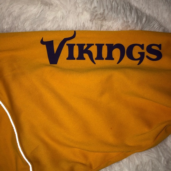 Long Sleeve Team NFL Vikings Pullover - Picture 3 of 5